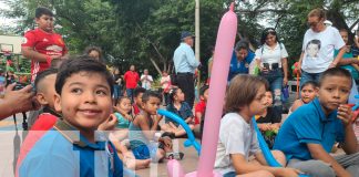 Foto: ¡Pura alegría! Más de 70 niños del Distrito II disfrutaron del festival navideño con payasos, juegos y regalos. /TN8