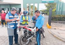 Foto: Accidente en Bello Horizonte: Motociclista impacta contra camión que giró en U. Su pierna estaba desangrándose, según testigos./TN8