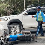 Foto:En la carretera Juigalpa-Managua, un motociclista resultó herido tras un accidente con una camioneta. Afortunadamente, no hubo víctimas /TN8