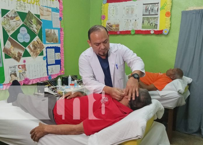 Foto: Hospital Aldo Chavarría brinda atención a adultos mayores /TN8