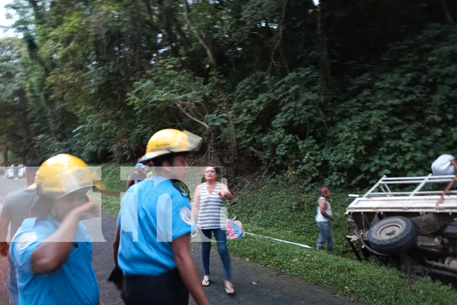 Foto: Camión pierde potencia y se voltea en Rivas/TN8