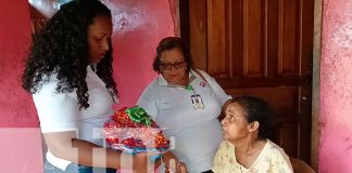 Foto: Más de 20 jubilados en Bluefields reciben canastas navideñas de trabajadores del INSS/TN8