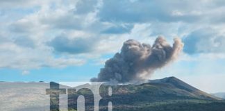 Foto: Explosión de gases y cenizas en el cráter del volcán Masaya/TN8