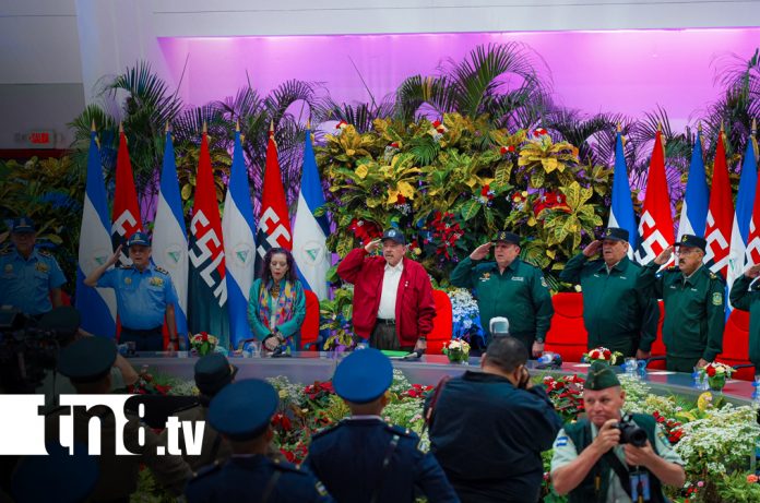 Foto: Presidente Daniel Ortega en graduación militar