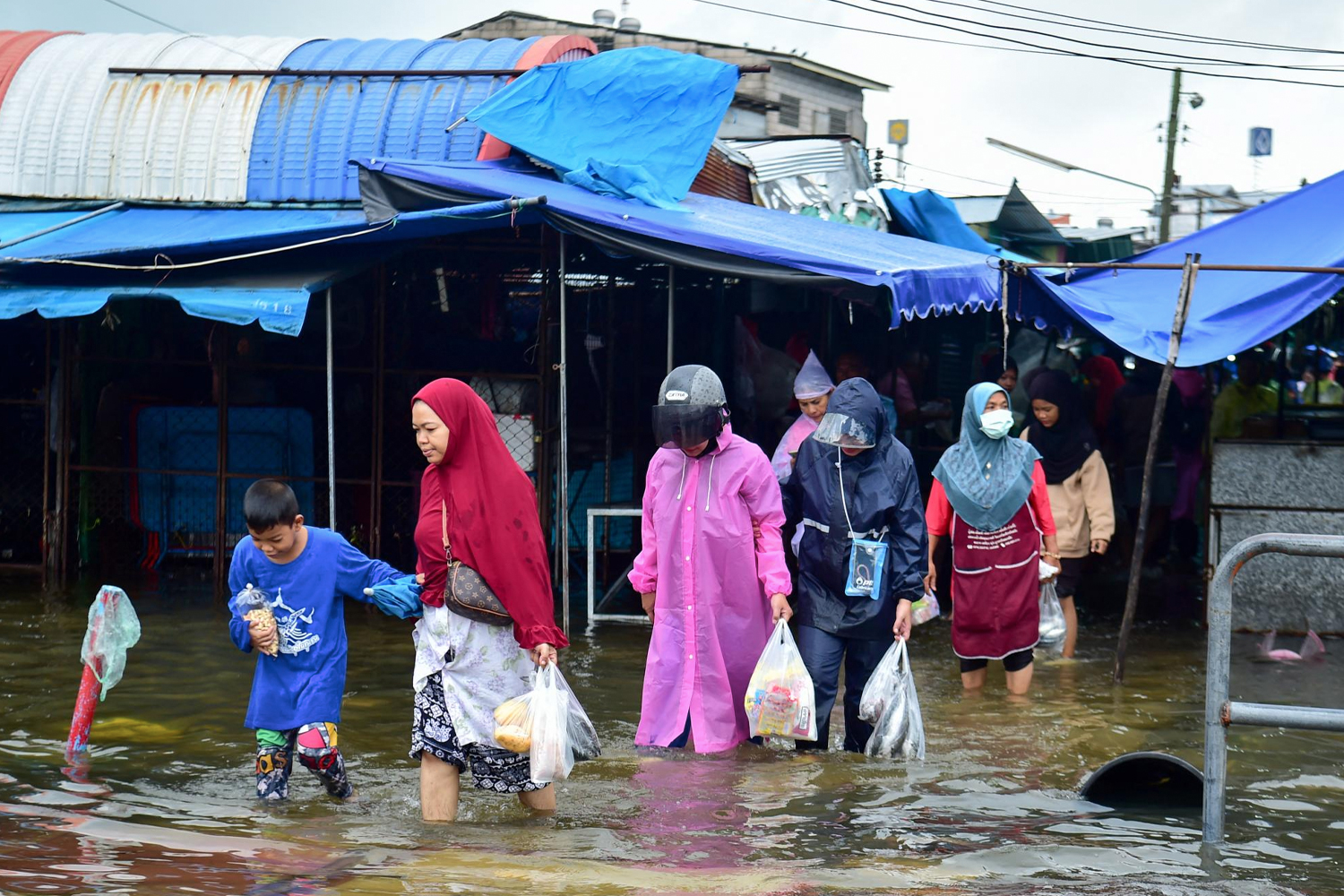 Foto: Miles de desplazados por inundaciones en Tailandia /Cortesía