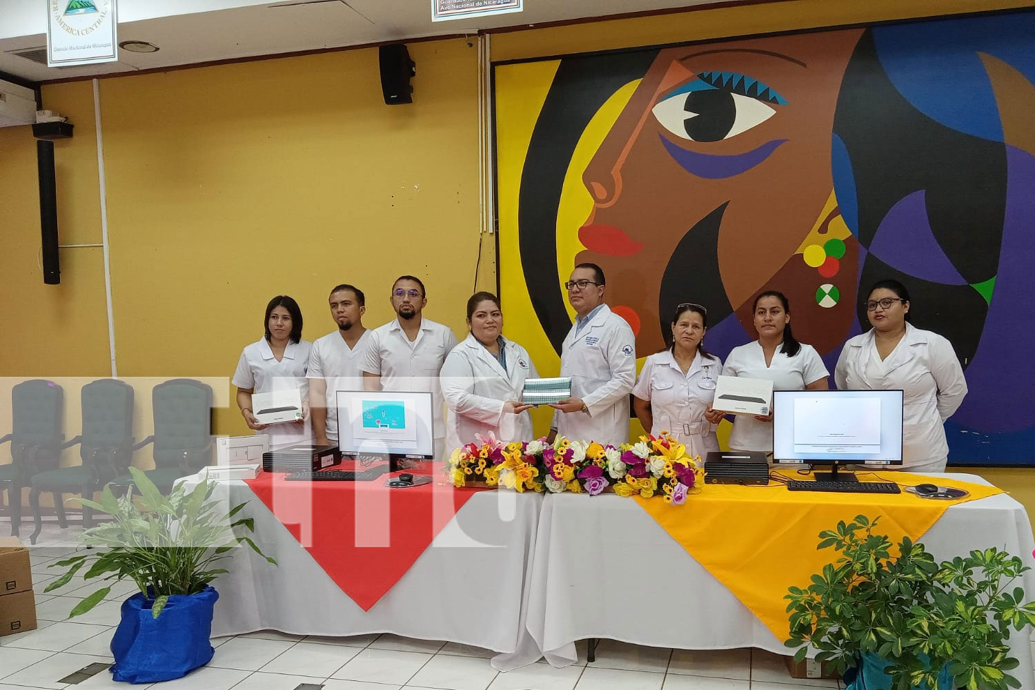 Foto: Modernización en marcha : el MINSA adquiere 15 computadoras y 3 tablets para mejorar el registro de vacunación en Nicaragua. /TN8