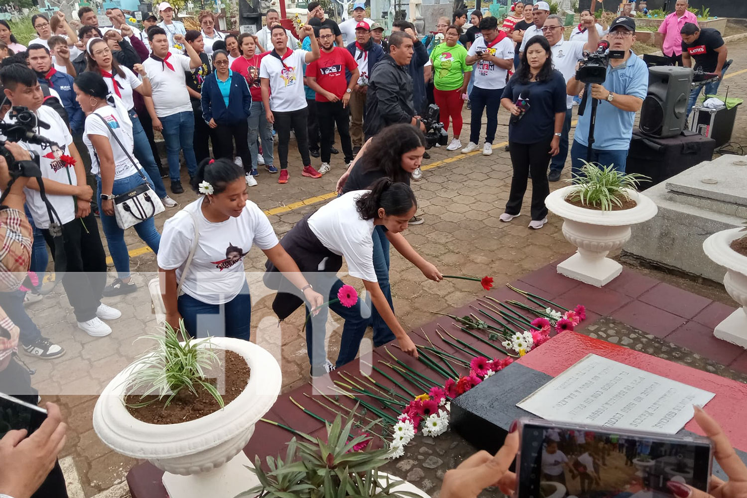 Foto: Juventud Sandinista rinde homenaje al comandante Eduardo Contreras/ TN8