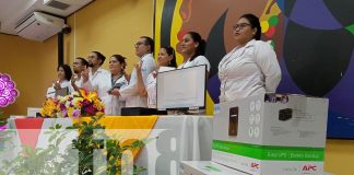 Foto: Modernización en marcha : el MINSA adquiere 15 computadoras y 3 tablets para mejorar el registro de vacunación en Nicaragua. /TN8