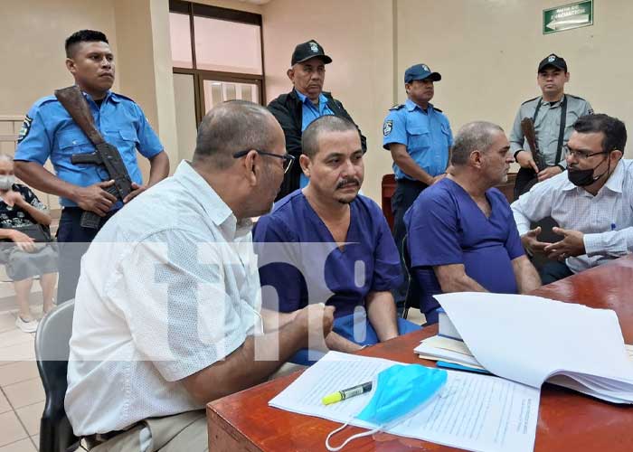 Foto: Tribunal ratifica sentencia por tragedia en el puente Manceras: 30 años de cárcel para el conductor y 27 para el dueño del autobús./TN8