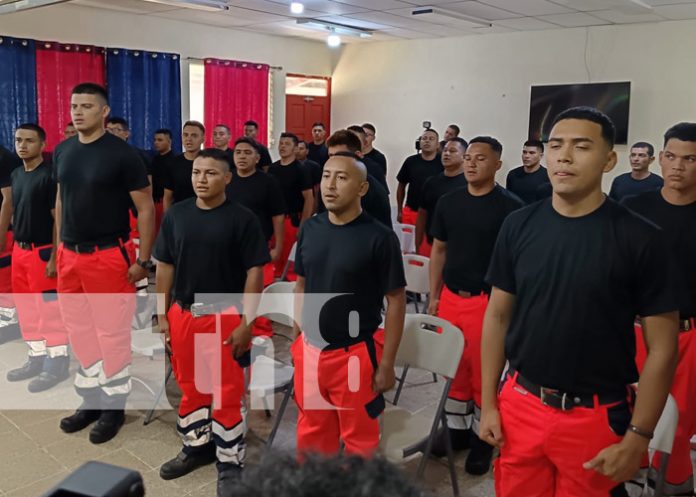 Foto: Curso sobre bomberos y vehículos de emergencia / TN8