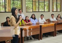 Foto: Exposición de la Revista Científica "Agroexperiencia"