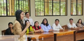 Foto: Exposición de la Revista Científica "Agroexperiencia"