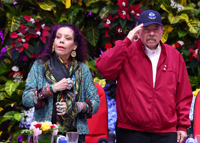 Foto: Presidente Daniel Ortega y Vicepresidenta Rosario Murillo en acto de graduación de cadetes policiales / Jairo Cajina