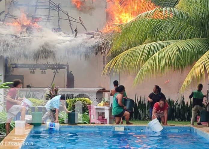 Foto: Fuerte incendio en Hotel Las Dunas de El Viejo, Chinandega / TN8