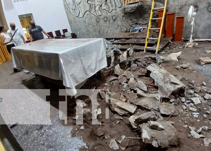 Foto: Obras de restauración a la imagen de Cristo Resucitado en la Iglesia Santo Domingo, Managua / TN8