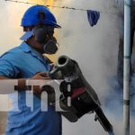 Foto: Fumigación del MINSA en barrios de Managua / TN8