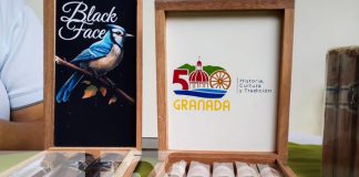 Foto: Productos alusivos a los 500 años de Granada / TN8