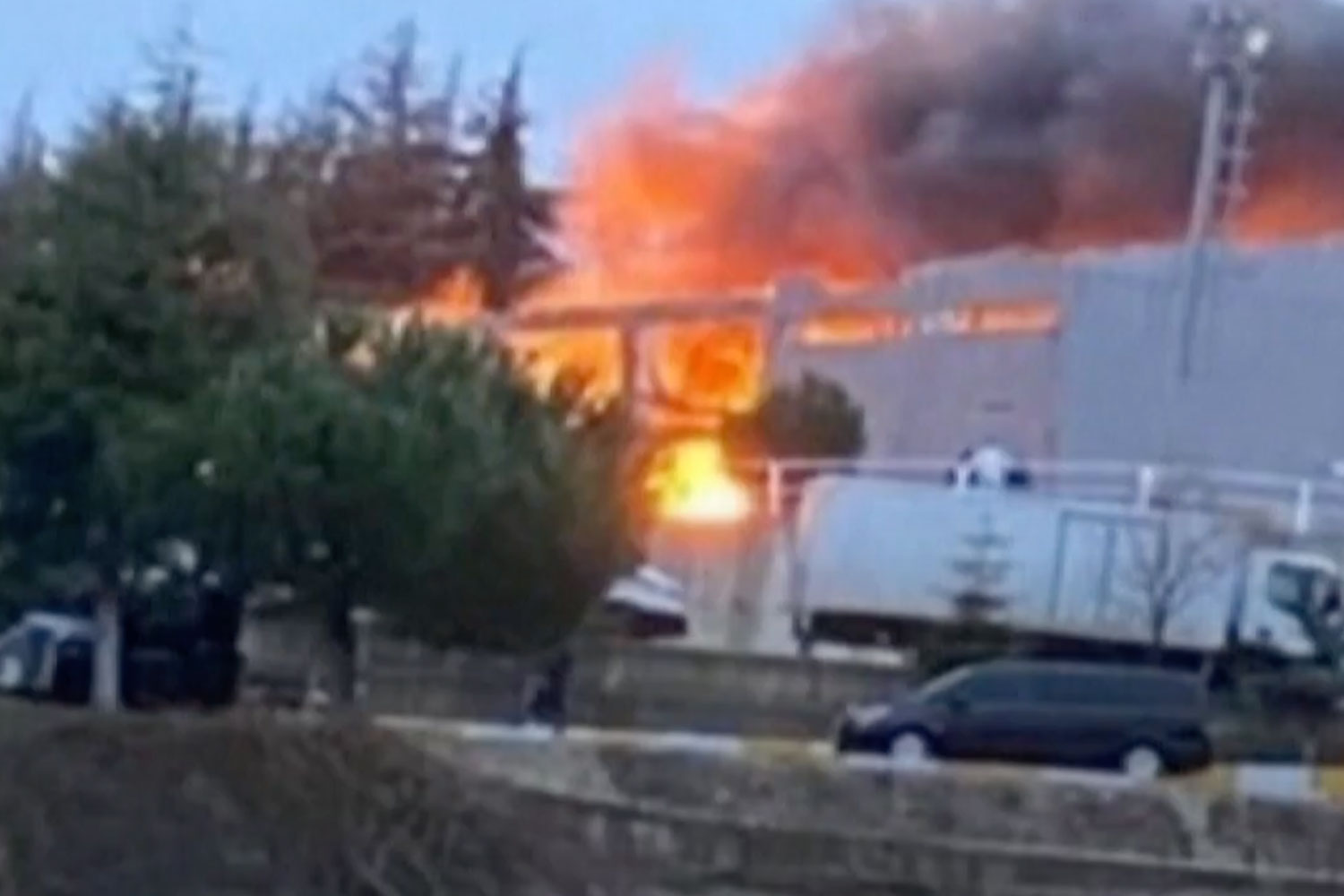 Foto: Explosión devastadora en fábrica de municiones en Turquía deja 12 muertos/ Cortesía 