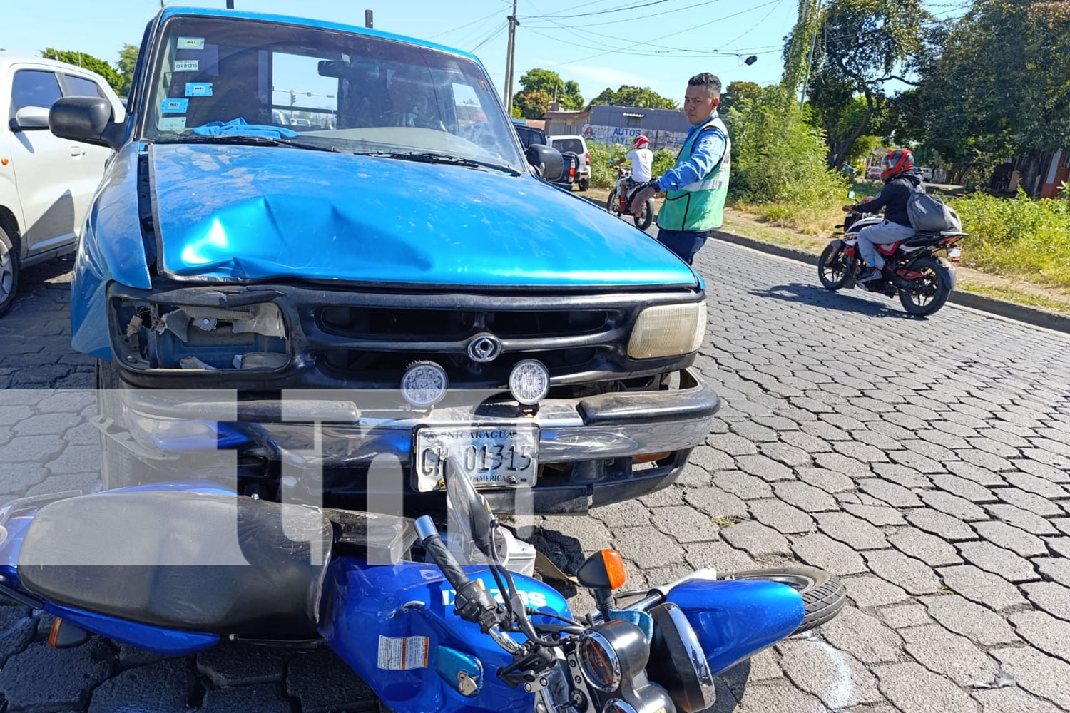 Foto: En víspera de nochebuena motociclista es lesionado por accidente en Managua/ TN8