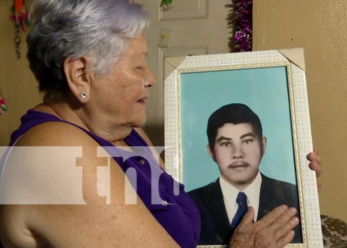 Foto: Cumpleaños de madre de héroe caído en Santa Teresa de Quilambé / TN8