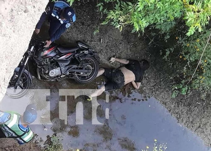 Foto: Muerte de motociclista al caer de un puente en San Rafael del Sur / TN8