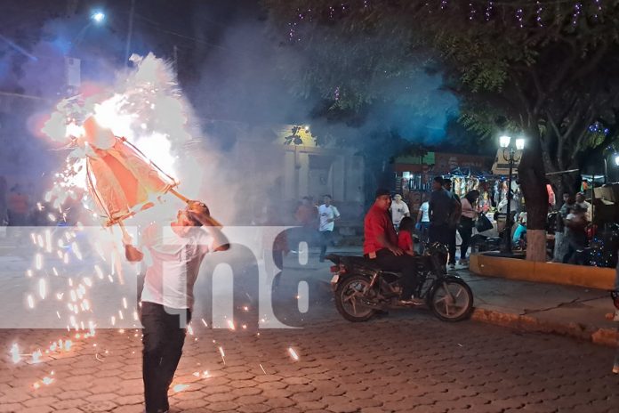 Foto: Nandaime celebra la despedida del 2024 con el tradicional show de toritos encuetados/TN8