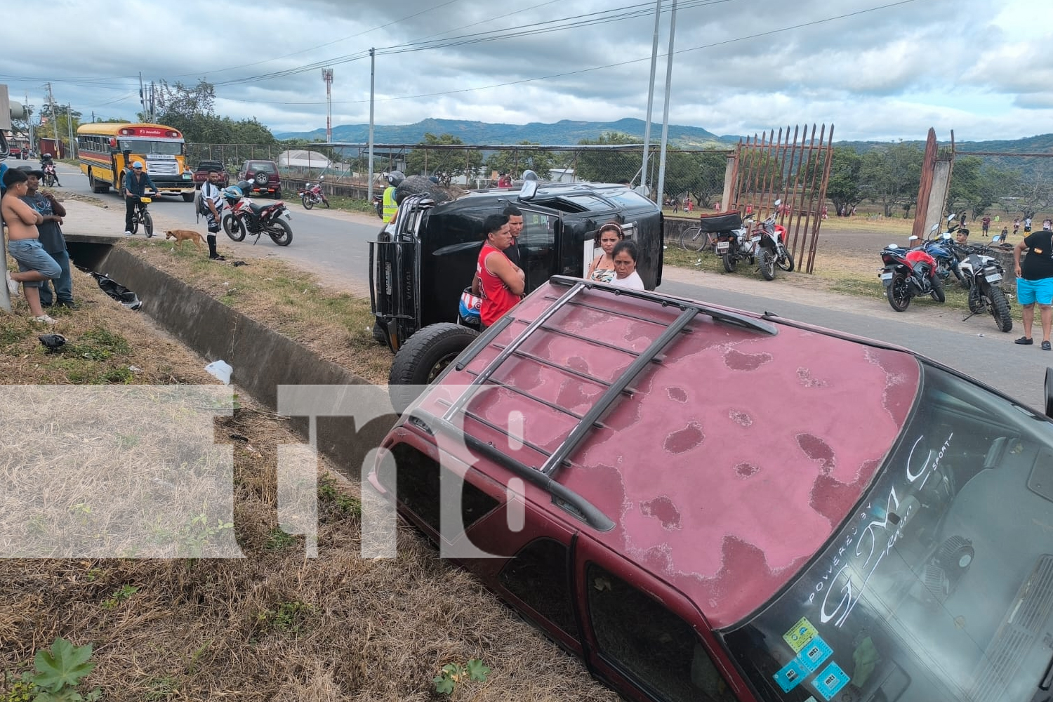 Foto: Conductor ebrio provoca accidente en Estelí y abandona a su familia en el auto volcado/TN8