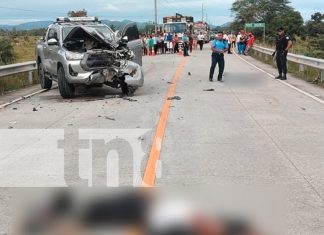 Foto: Dos personas fallecidas en un brutal choque entre motocicleta y camioneta en Rosita/TN8