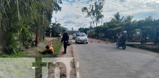 Foto:Un motociclista ebrio en Jalapa chocó contra un poste al intentar evadir un retén policial. Su acompañante, menor de edad, resultó herido/TN8