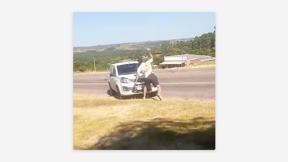 Foto: Turista argentino rompe parabrisas de un vehículo con una piedra en Brasil