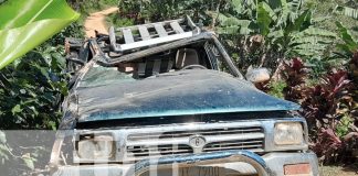 Foto:Un vehículo pierde el control en Jalapa y termina volcán, dejando a dos personas heridas. La recomendación es revisar el estado mecánico./TN8