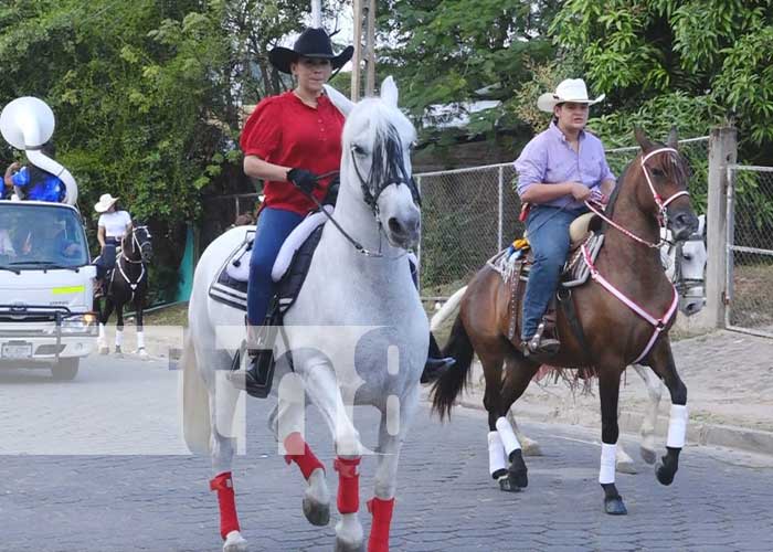 Foto: Somoto recibe el 2025 con la tradicional cabalgata hípica de Año Nuevo / TN8