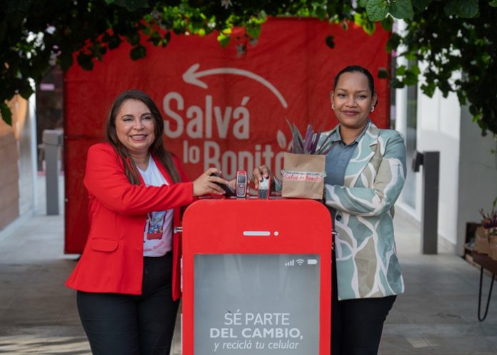 Foto: Claro recibe premios /cortesía