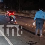 Foto: Impacto en Managua : Un motociclista catapultó a un anciano en la Rocargo. Ambos lesionados, el peatón fue trasladado de urgencia al Hospital/TN8