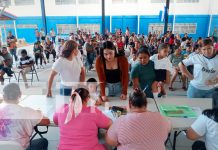 Foto: Madres y padres recibieron el Bono Presidencial Escolar en Managua/TN8