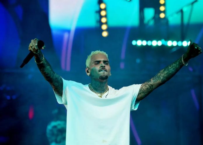 Foto: Chris Brown acusa a Warner Bros /cortesía