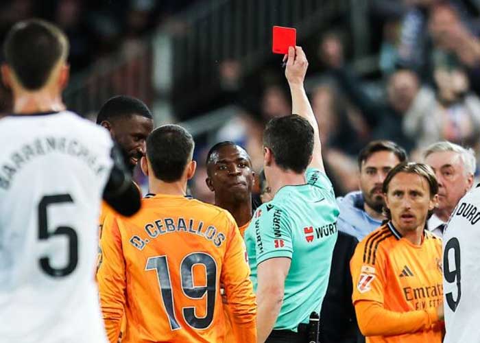 Foto: Vinícius Júnior pide perdón tras su expulsión en el partido contra el Valencia / Cortesía