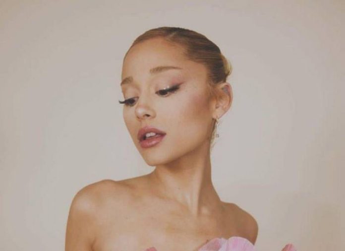 Foto: Ariana Grande aclara que lleva cuatro años sin procedimientos estéticos