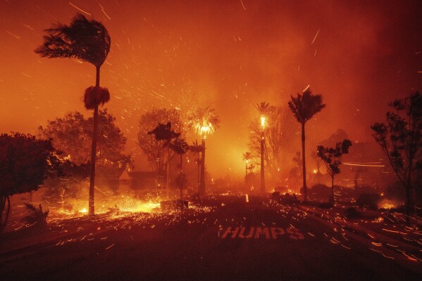 Foto: Incendio en Los Ángeles obliga a 30.000 personas a evacuar