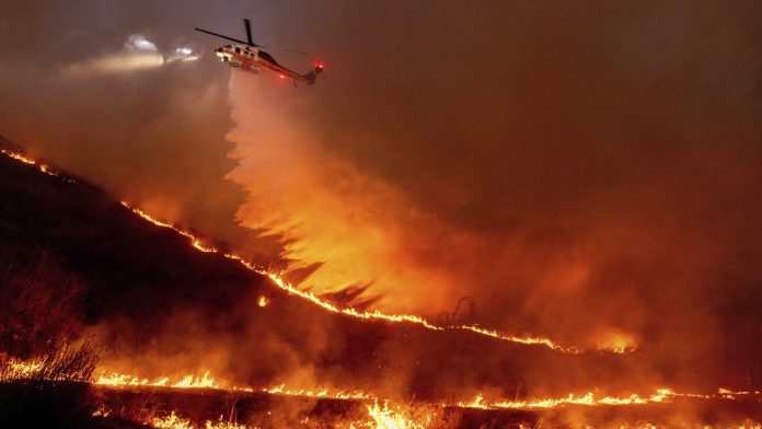 Foto: Incendios históricos devastan Los Ángeles y alrededores