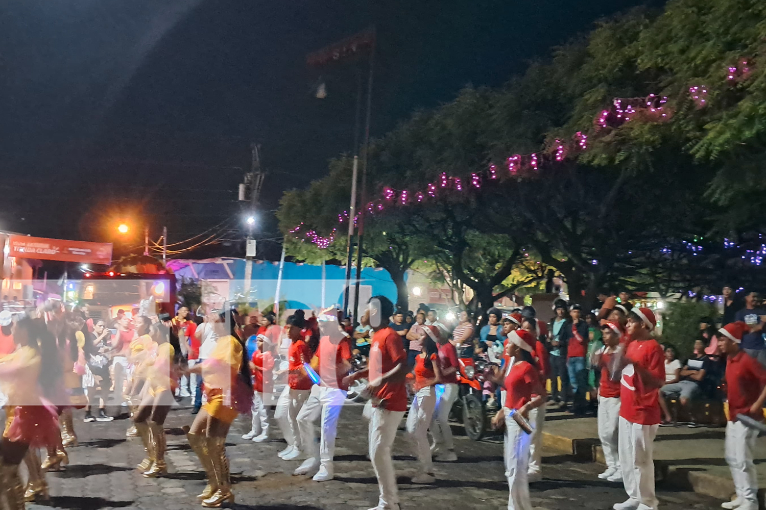 Foto: Reciben el Año Nuevo 2025 con un bonito carnaval artístico en Nandaime/TN8