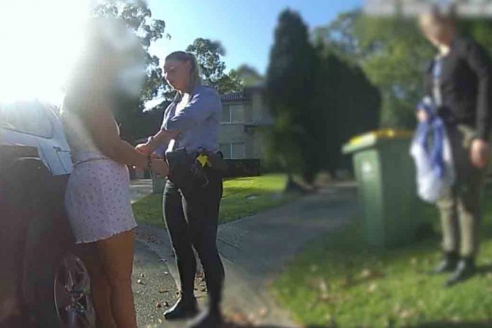 Foto: Bloguera de Australia tortura a una niña de 1 año /Cortesía