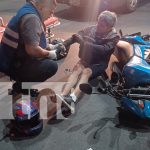 Foto: Motociclistas resultan lesionados al realizar una mala maniobra en Managua/TN8