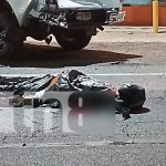 Foto: Un motociclista perdió la vida en el km 9 de la Carretera Nueva a León tras impactar contra una camioneta estacionada./TN8