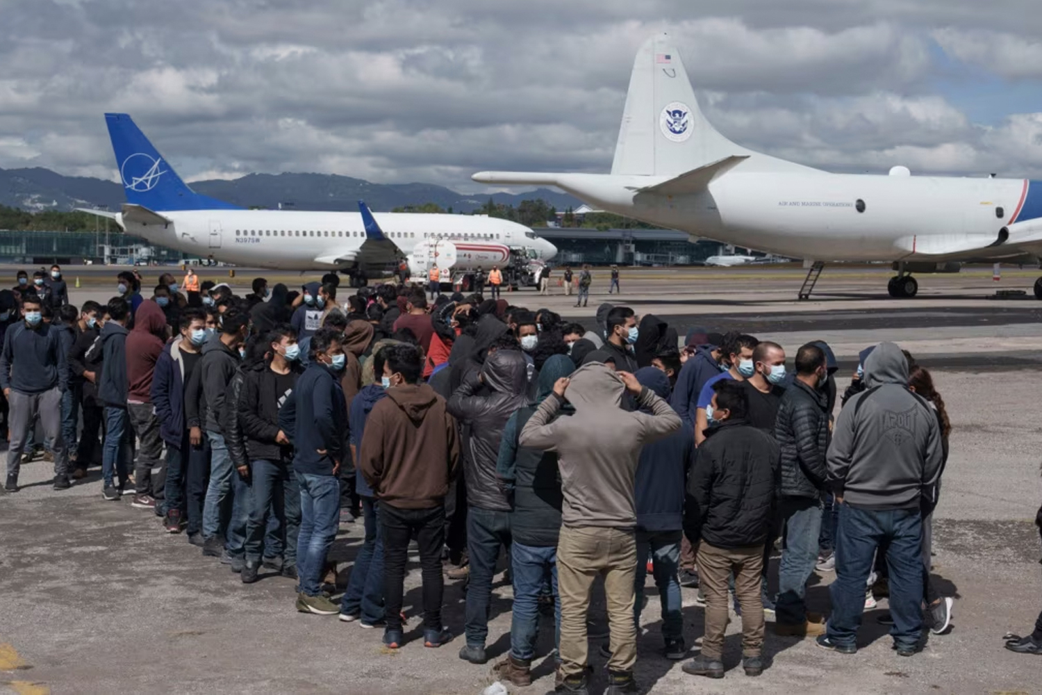 Foto: Guatemala recibe a los primeros 80 migrantes deportados desde EE.UU. /Cortesía