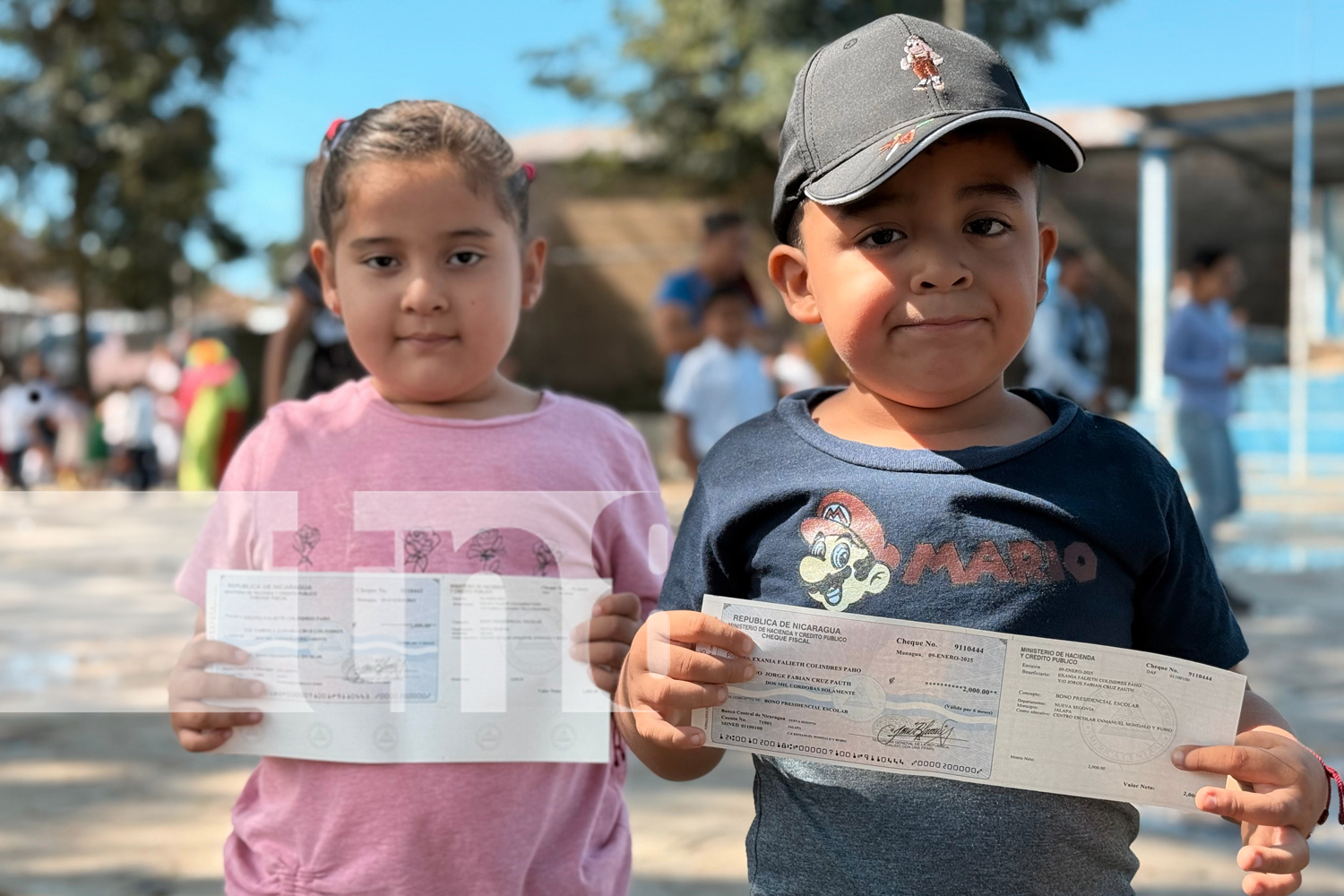 Foto: Más de 4,000 niños en Jalapa reciben el bono presidencial en un ambiente festivo/TN8