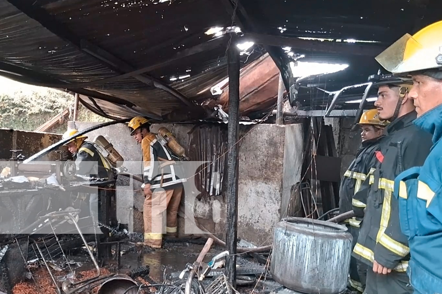 Foto: Incendio en El Rosario, Carazo, provocado por quema de basura afecta área de panadería/TN8