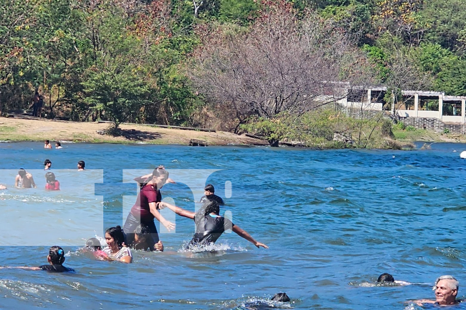 Foto: Familias de Managua escapan del bullicio /TN8