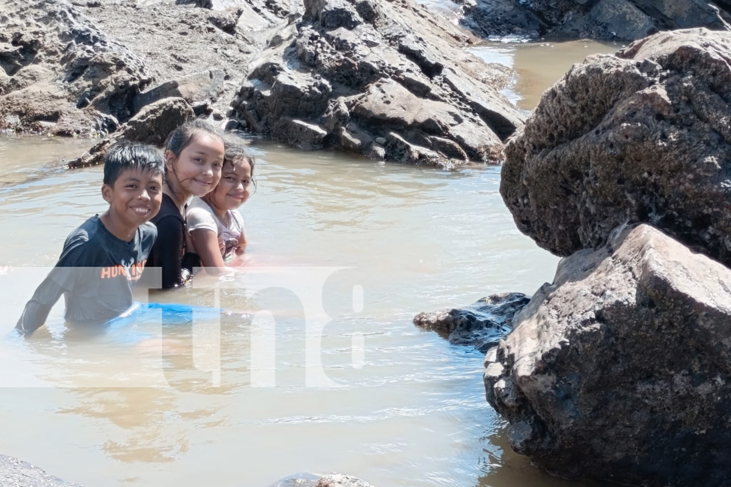 Foto: Familias disfrutan el primer fin de semana del año en Casares y La Boquita/TN8