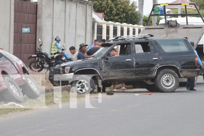 Foto: Conductor ebrio provoca accidente en Estelí y abandona a su familia en el auto volcado/TN8